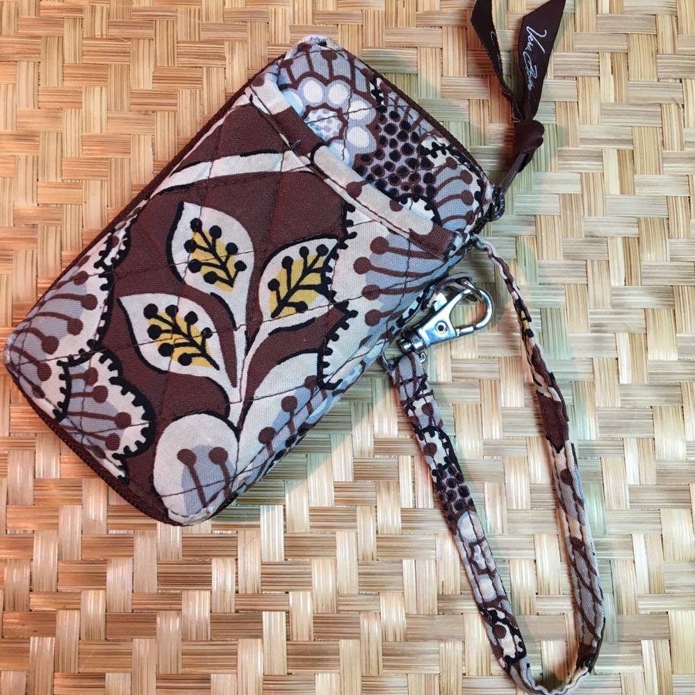 🍓Vera Bradley brown/beige floral wristlet. - Picture 1 of 3